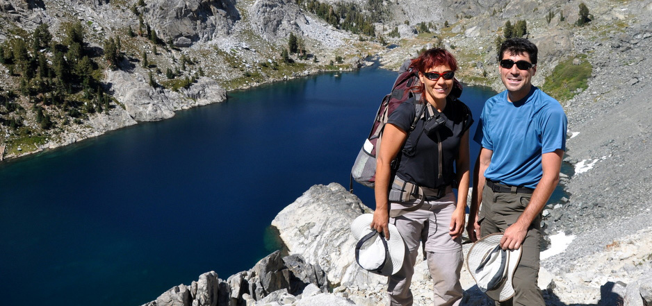 Judit and Cèsar at Cecile Lake